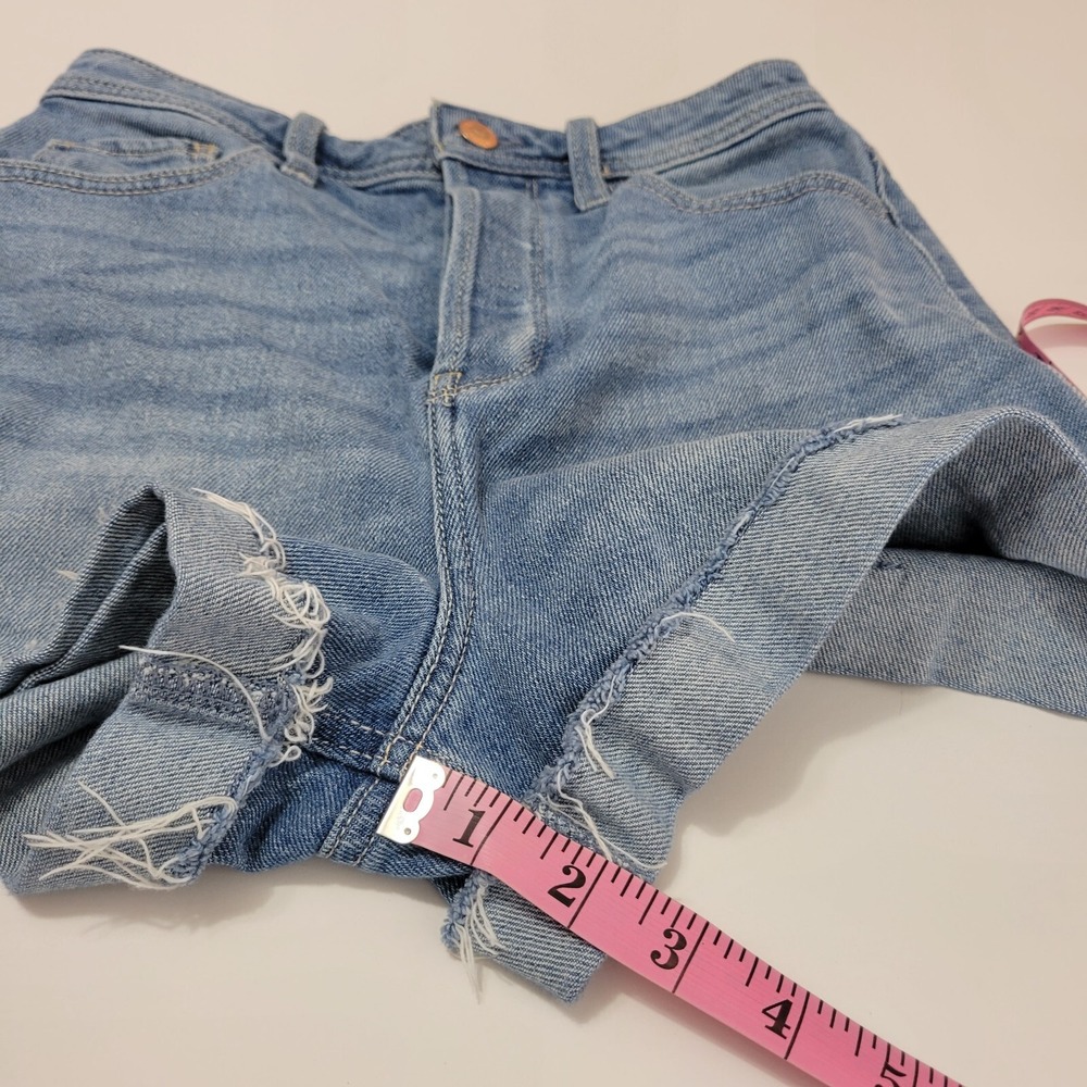3 / $30 Hollister Ultra High Rise Mom Jean Short 3 / 26 Blue Denim Button Fly‎ - Picture 10 of 11